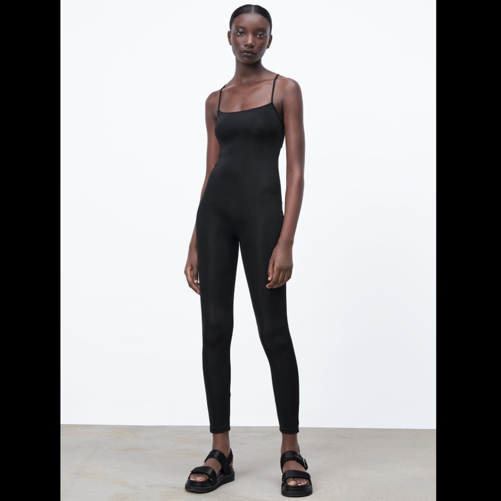 STRETCHY MATERIAL JUMPSUIT